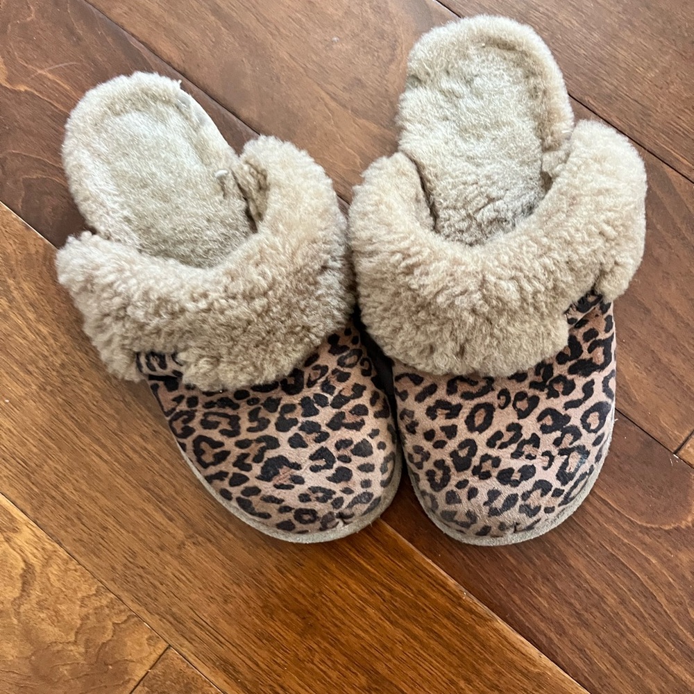 Leopard Print Cozy Slippers